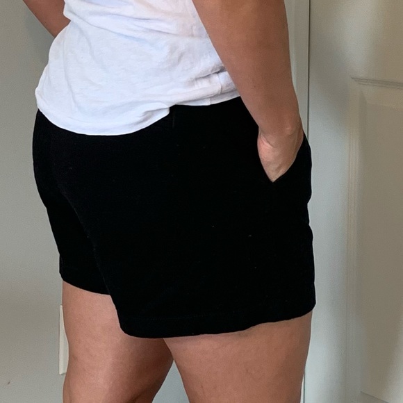 😎 J Crew - Black Shorts 4.5 in inseam Size 12 - Picture 3 of 9